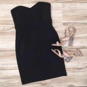 ✨ Forever21 strapless little black dress ✨
